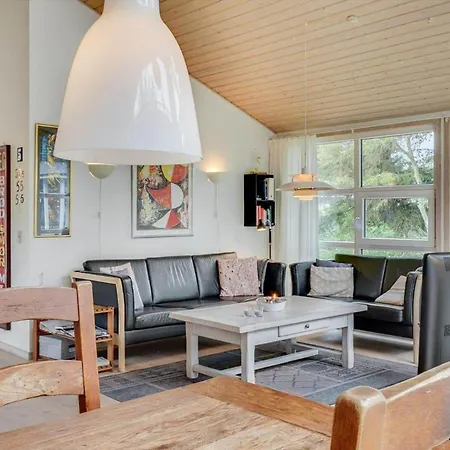 Ve174-vejers-strand-spurvevej-5 *
