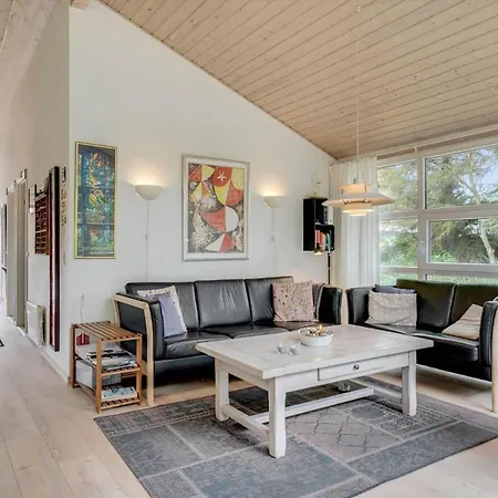 Ve174-vejers-strand-spurvevej-5 *