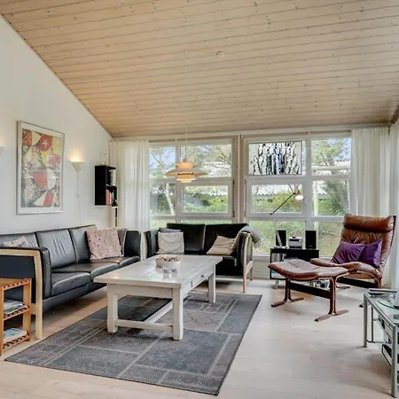 Ve174-vejers-strand-spurvevej-5 *